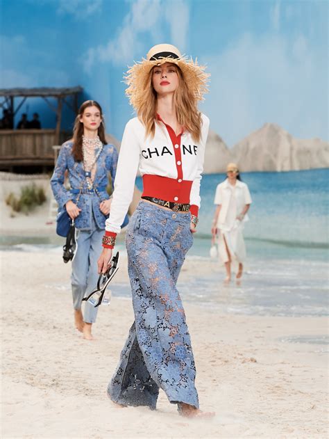 moda primavera estate 2019 chanel|Chanel runway fashion.